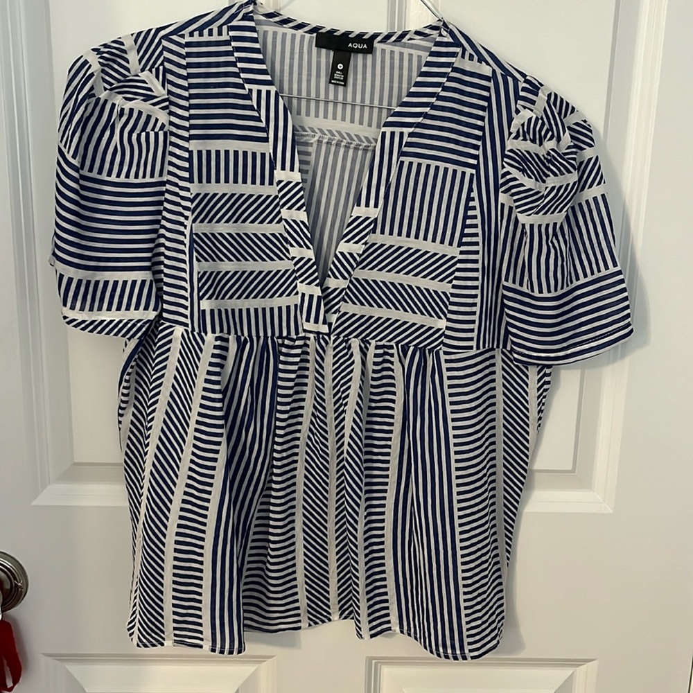 Aqua Blue and white pattern top.  Size Medium. Like new!
